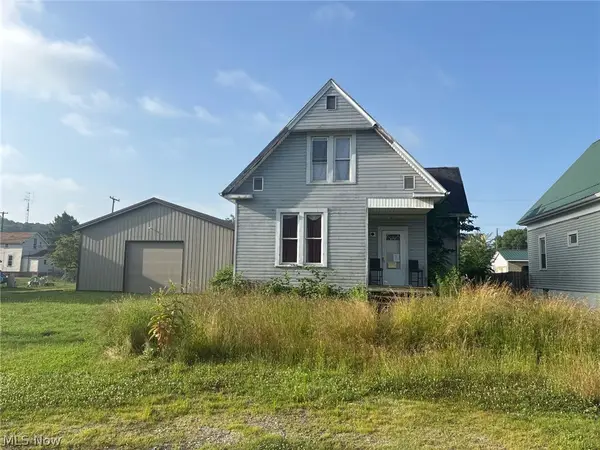 420 W 4th Street, Uhrichsville, OH 44683
