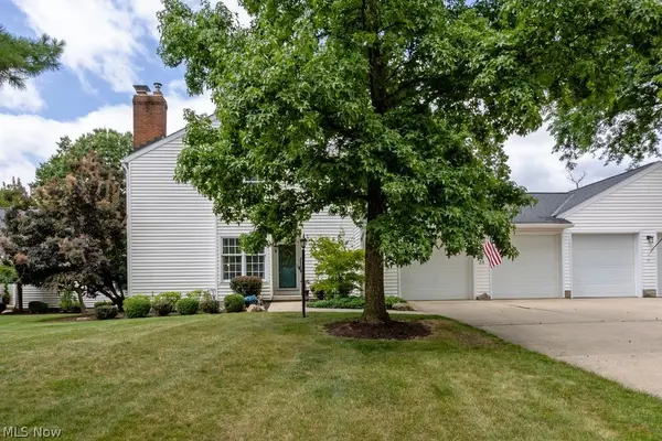 38 Oakwood Drive, Westfield Center, OH 44251