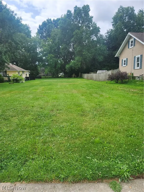 3828 Curtis Street, Mogadore, OH 44260
