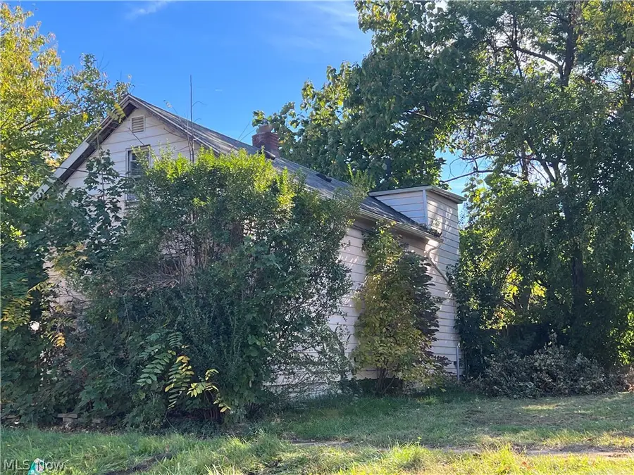 6902 Morgan Avenue, Cleveland, OH 44127 - #3