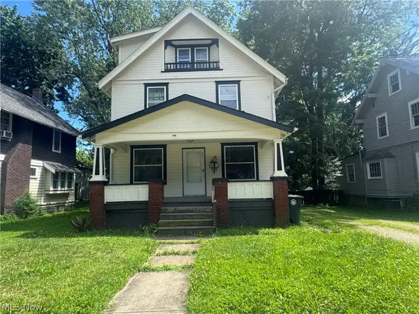 996 Bloomfield Avenue, Akron, OH 44302