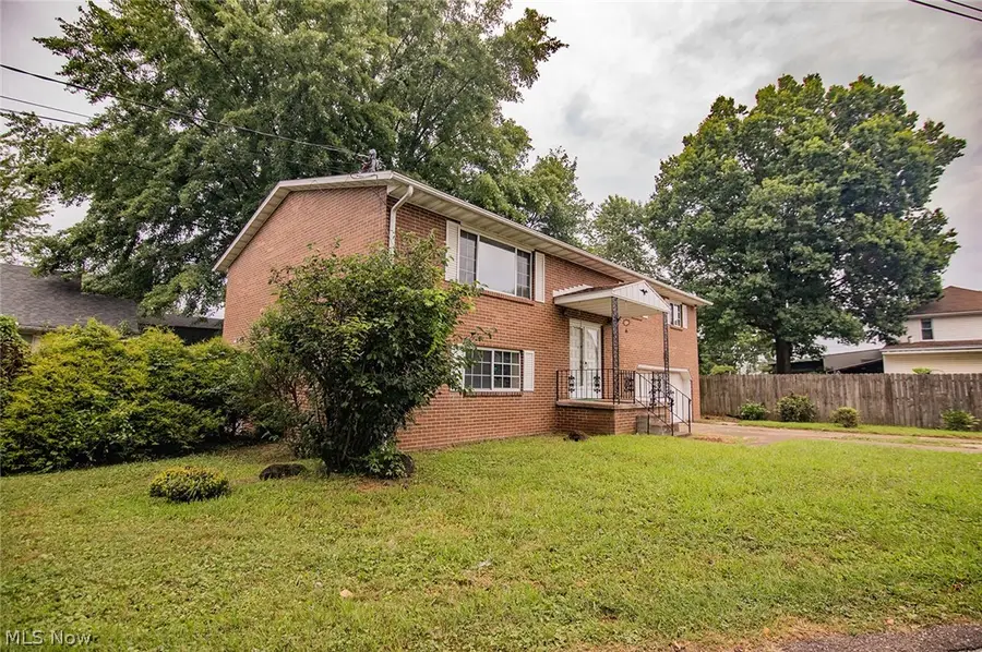 417 57th Street, Vienna, WV 26105 - #2