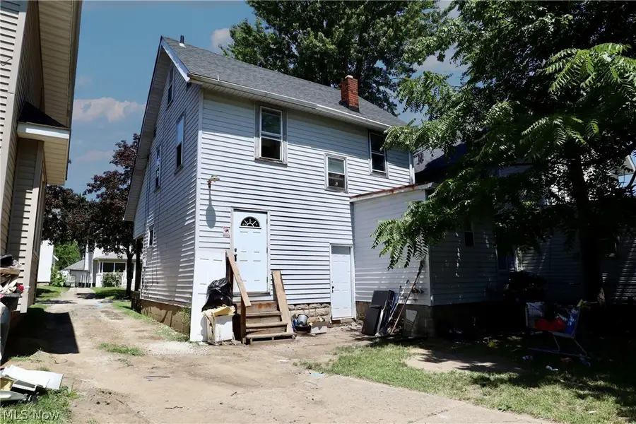 48 E Brookside Avenue, Akron, OH 44301 - #3