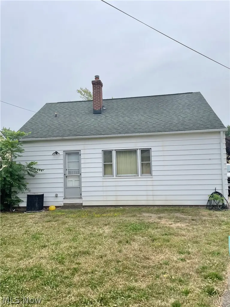 18807 Longview Avenue, Maple Heights, OH 44137 - #2