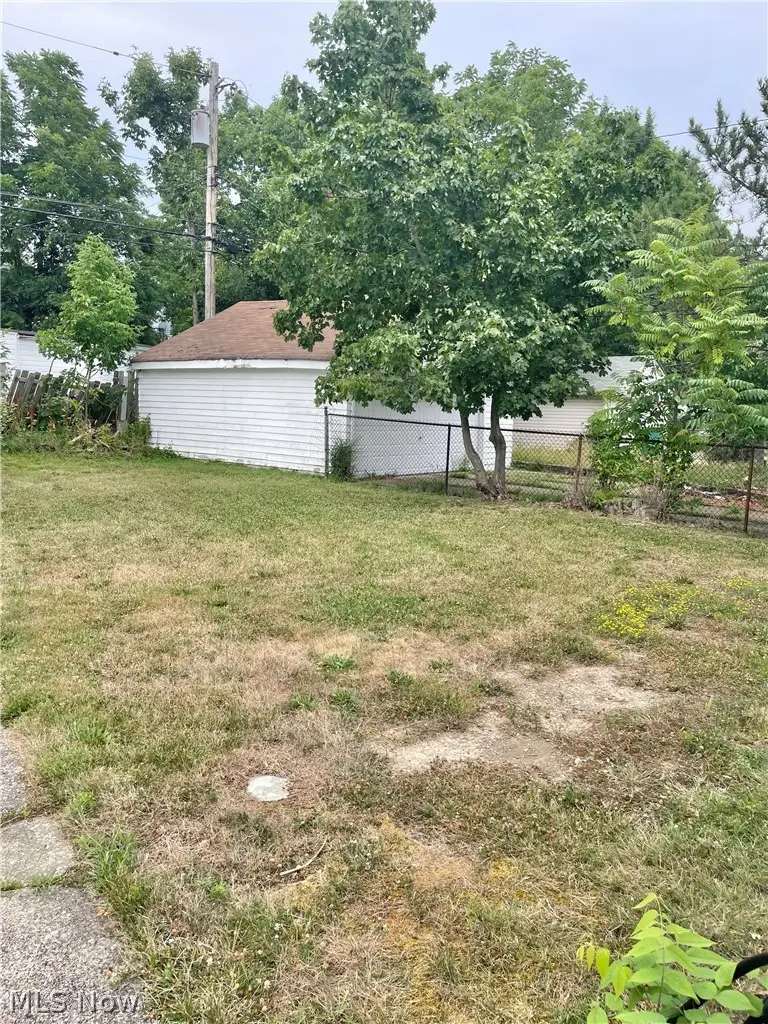 18807 Longview Avenue, Maple Heights, OH 44137 - #3