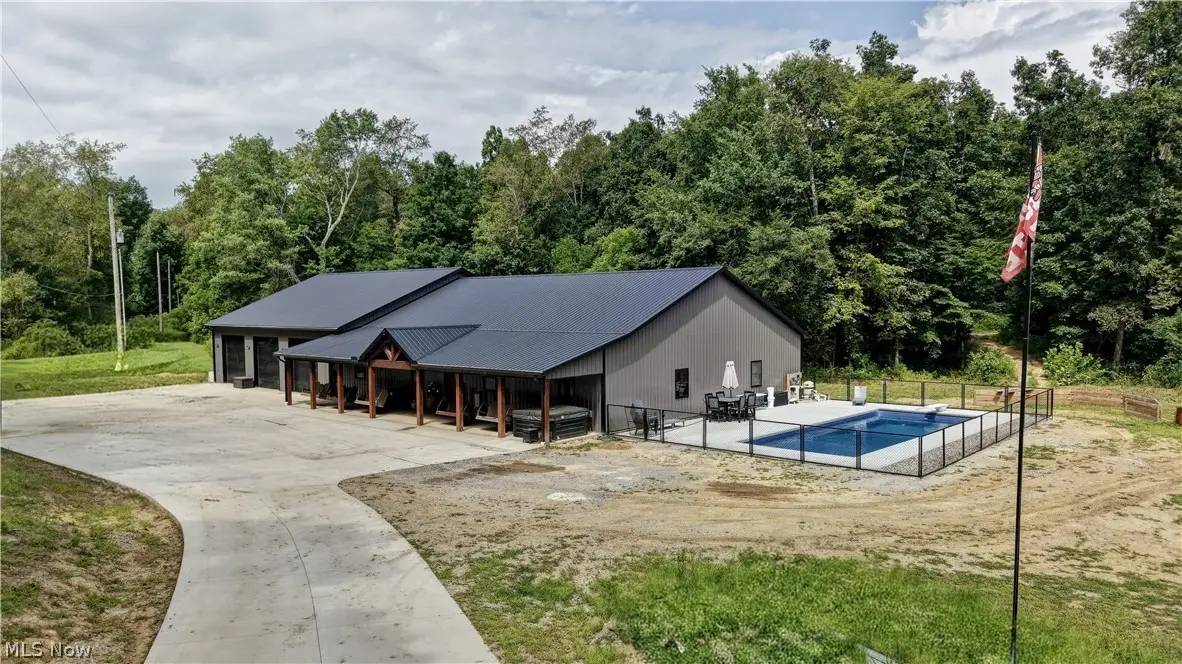 6168 SE Buckeye Hollow Se Road, Uhrichsville, OH 44683 - #1