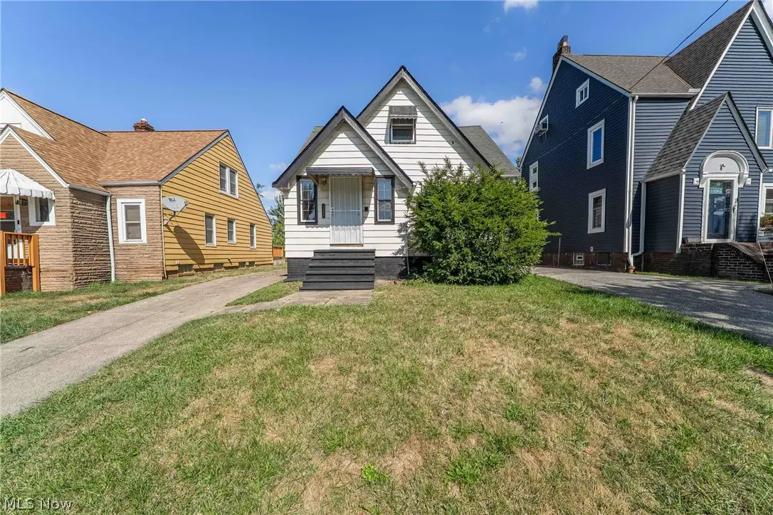 3995 E 154th Street, Cleveland, OH 44128 - #1