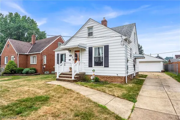 6209 Archmere Avenue, Brooklyn, OH 44144