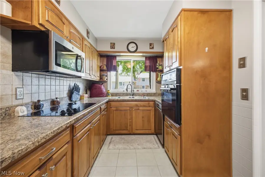 222 Sunset Court, Columbiana, OH 44408 - #3