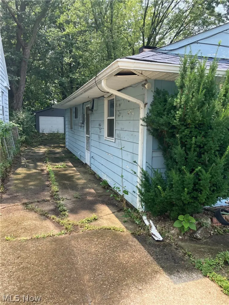 1548 E 296th Street, Wickliffe, OH 44092 - #3