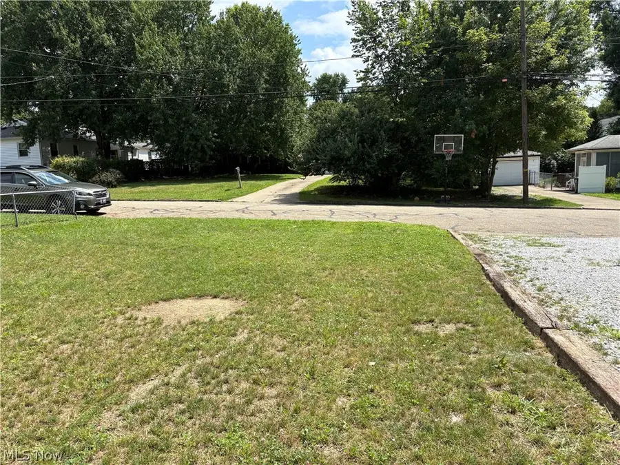 491 Taft Avenue, Barberton, OH 44203 - #2