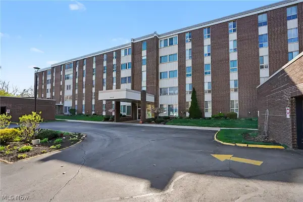 3064 Kent Road #207, Stow, OH 44224