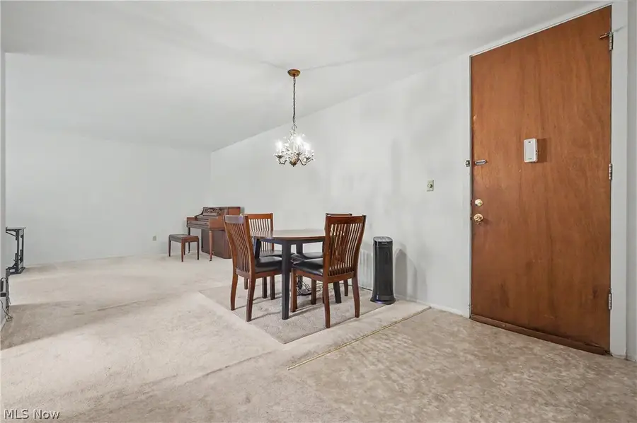 3064 Kent Road #207, Stow, OH 44224 - #2