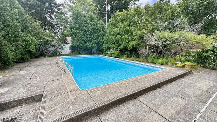 27390 Markbarry Avenue, Euclid, OH 44132 - #3