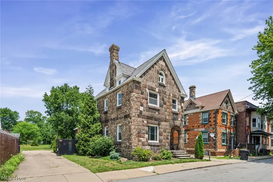 5822 Ellen Avenue, Cleveland, OH 44102 - #3