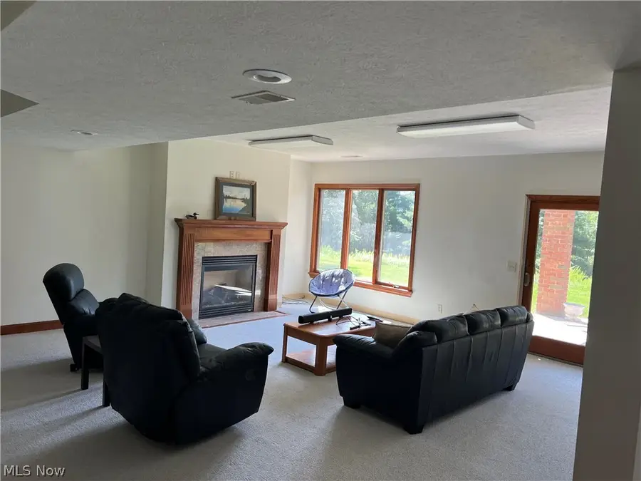 1154 Pine Bluff Ne Drive, New Philadelphia, OH 44663 - #3