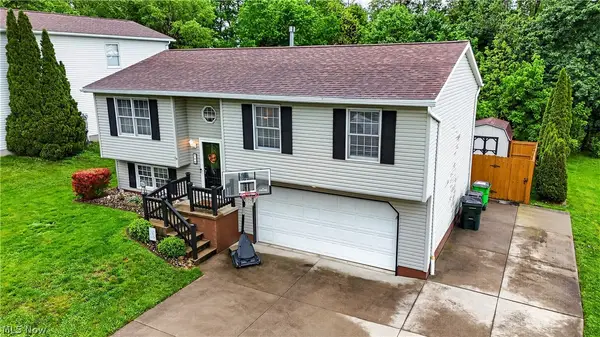 50 Ridge Top Circle, Doylestown, OH 44230