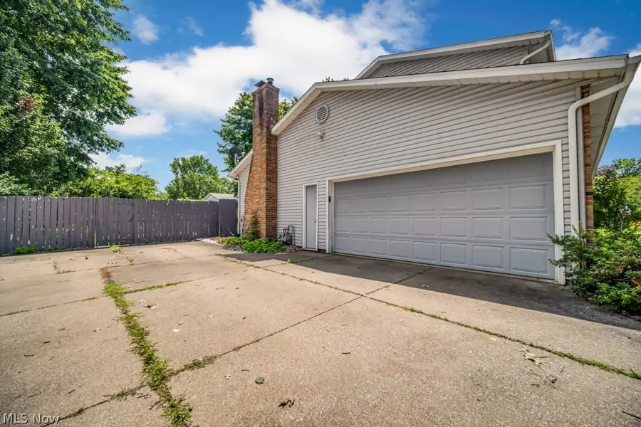 731 Redwood Drive, Canal Fulton, OH 44614 - #2