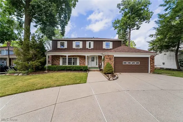9474 Stoney Creek Lane, Parma Heights, OH 44130