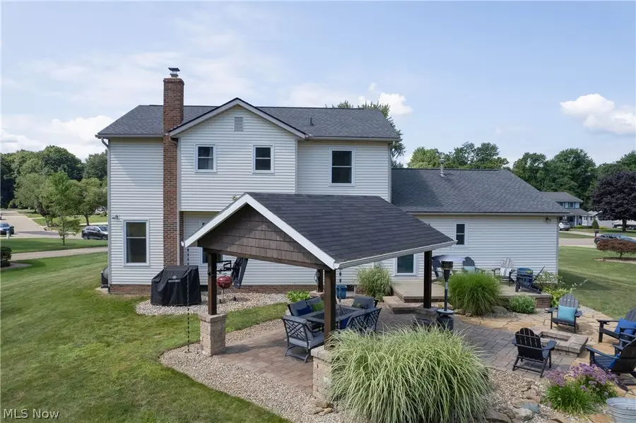 1547 Gulf Nw Street, Uniontown, OH 44685 - #3