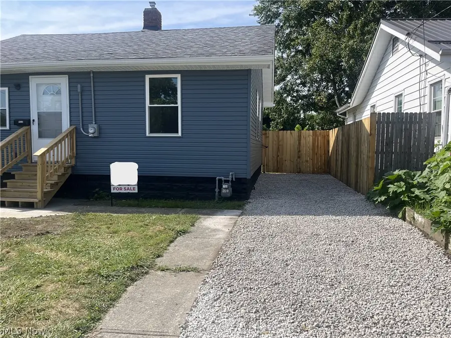 522 Courtland Street, Fairport Harbor, OH 44077 - #2
