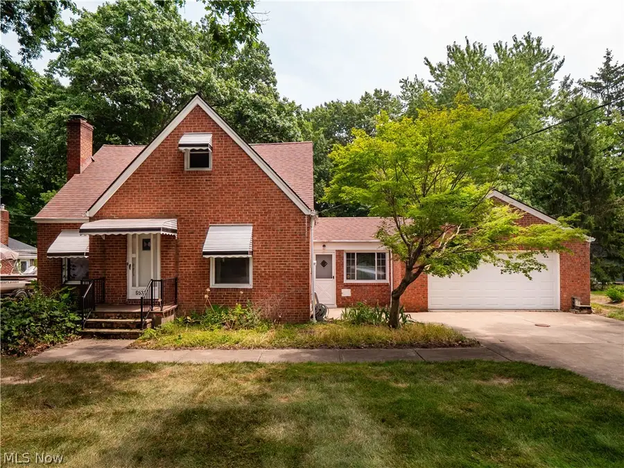 6531 Bonroi Drive, Seven Hills, OH 44131 - #2