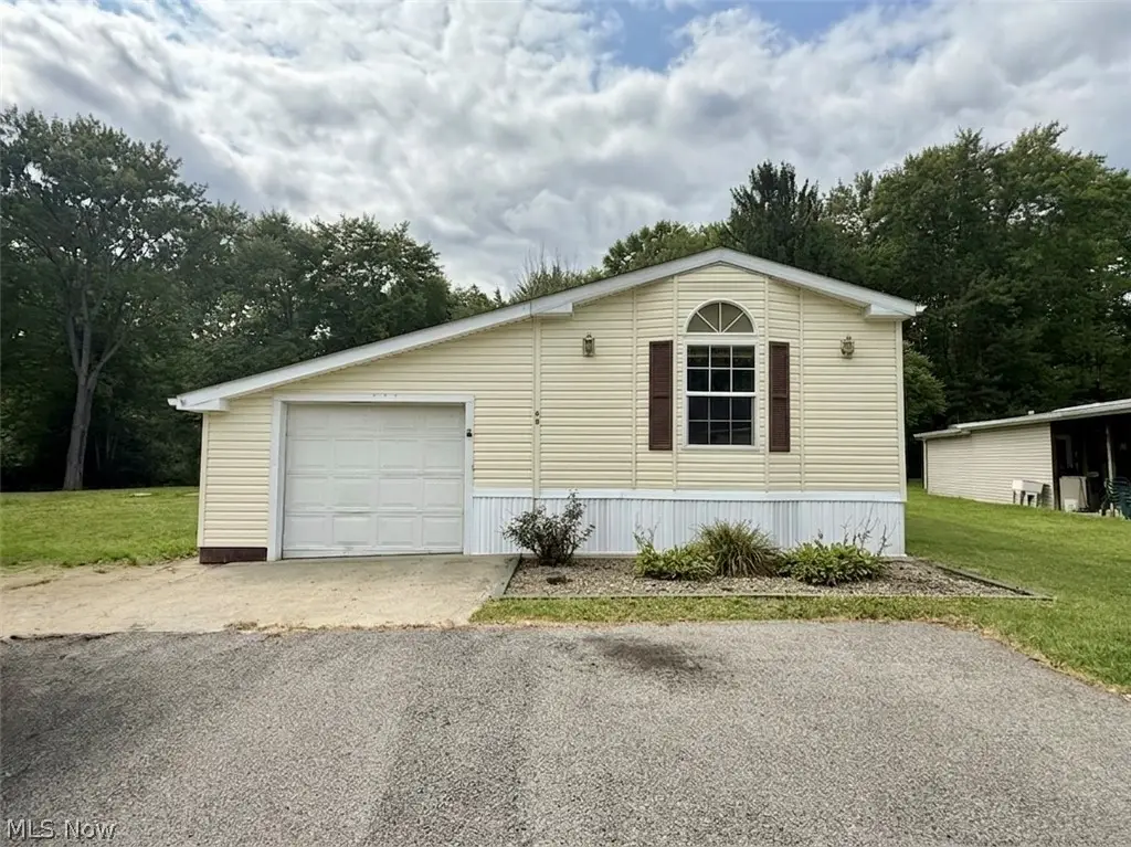68 Stoneybrook Drive, Hubbard, OH 44425 - #1