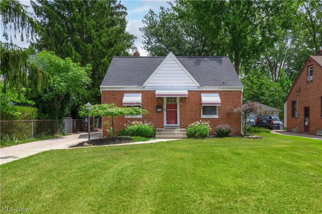 6729 Orchard Boulevard, Parma Heights, OH 44130 - #1