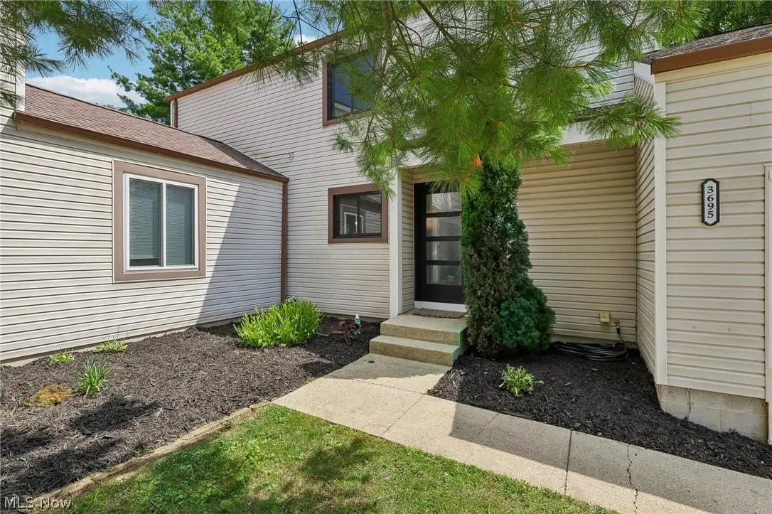 3695 Englewood Drive, Stow, OH 44224 - #1