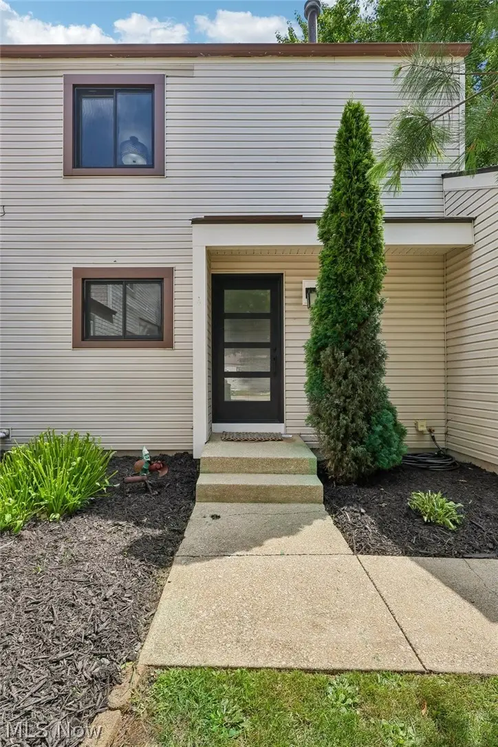 3695 Englewood Drive, Stow, OH 44224 - #3
