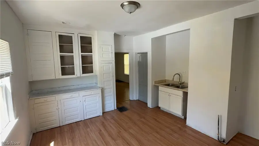 1065 E 77th Street, Cleveland, OH 44103 - #3