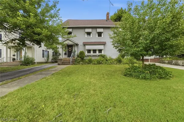 17411 Chagrin Boulevard, Shaker Heights, OH 44120