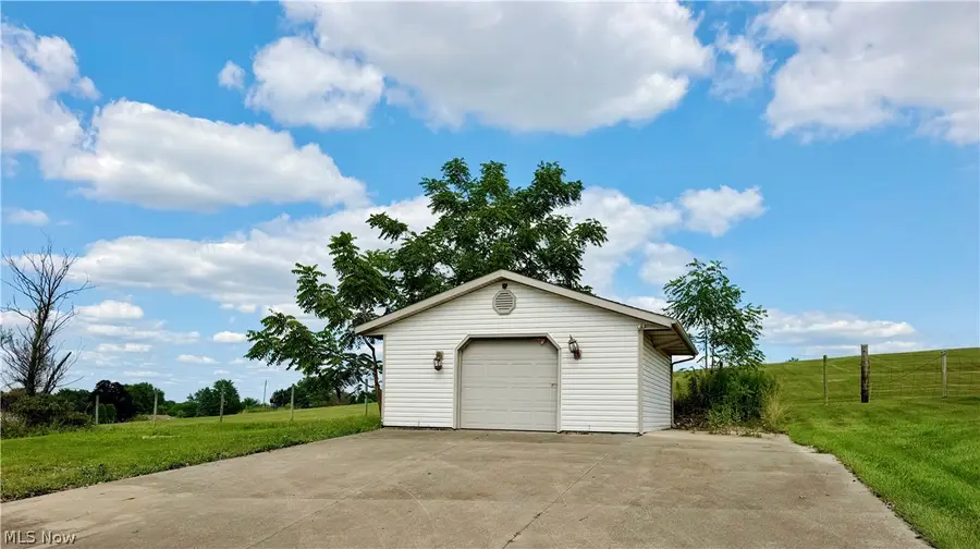 3330 Genoa Sw Avenue, Canton, OH 44706 - #3