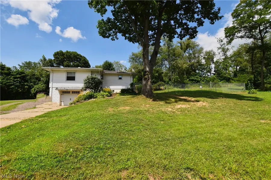 3125 Newmont Street, Magnolia, OH 44643 - #2