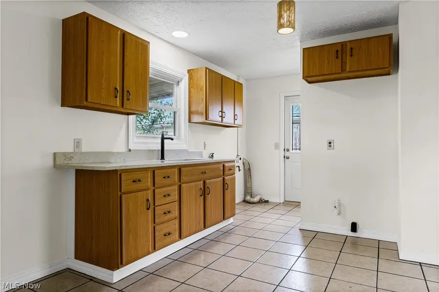 2656 22nd Ne Street, Canton, OH 44705 - #3