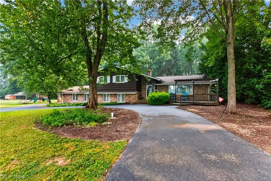 8402 Edge Lake Oval, Northfield, OH 44067 - #3