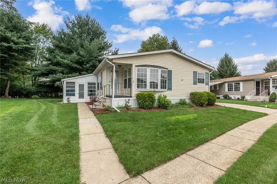 8 Jessica Lane, Olmsted, OH 44138 - #2