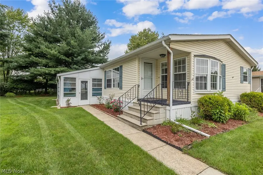 8 Jessica Lane, Olmsted, OH 44138 - #3