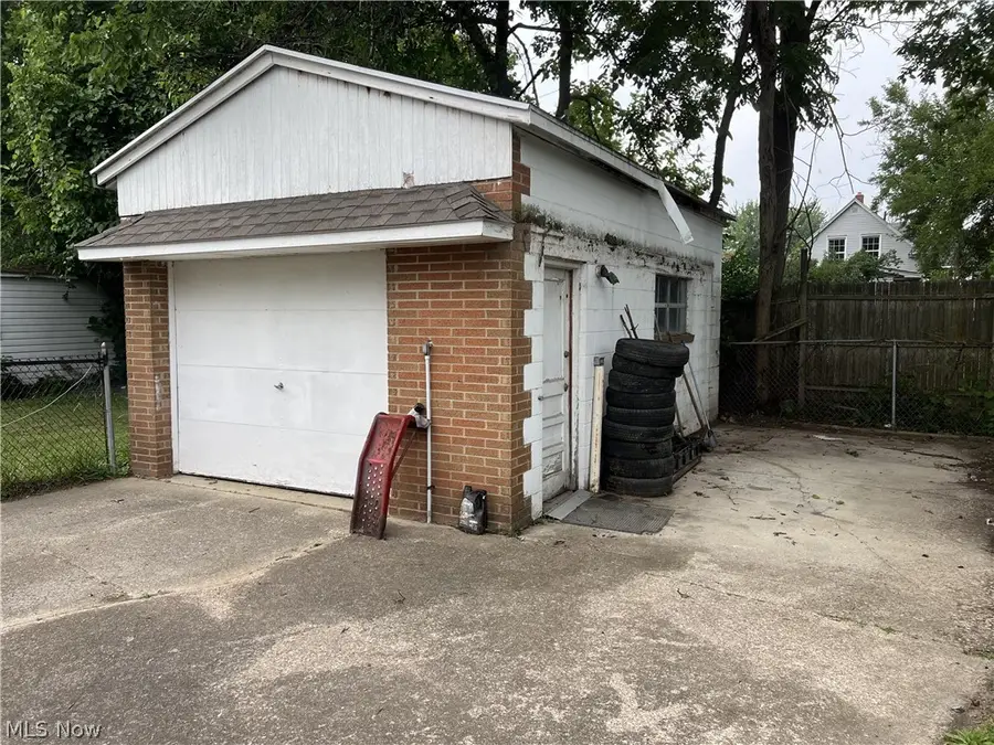 1524 W 23rd Street, Lorain, OH 44052 - #3