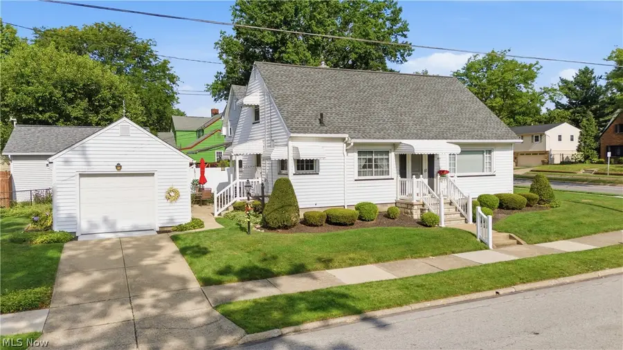 1808 Broad Boulevard, Cuyahoga Falls, OH 44223 - #3