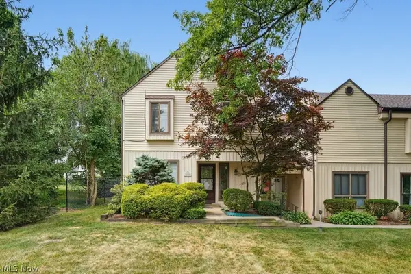 1000 Som Center Rd #E-5, Mayfield Village, OH 44143