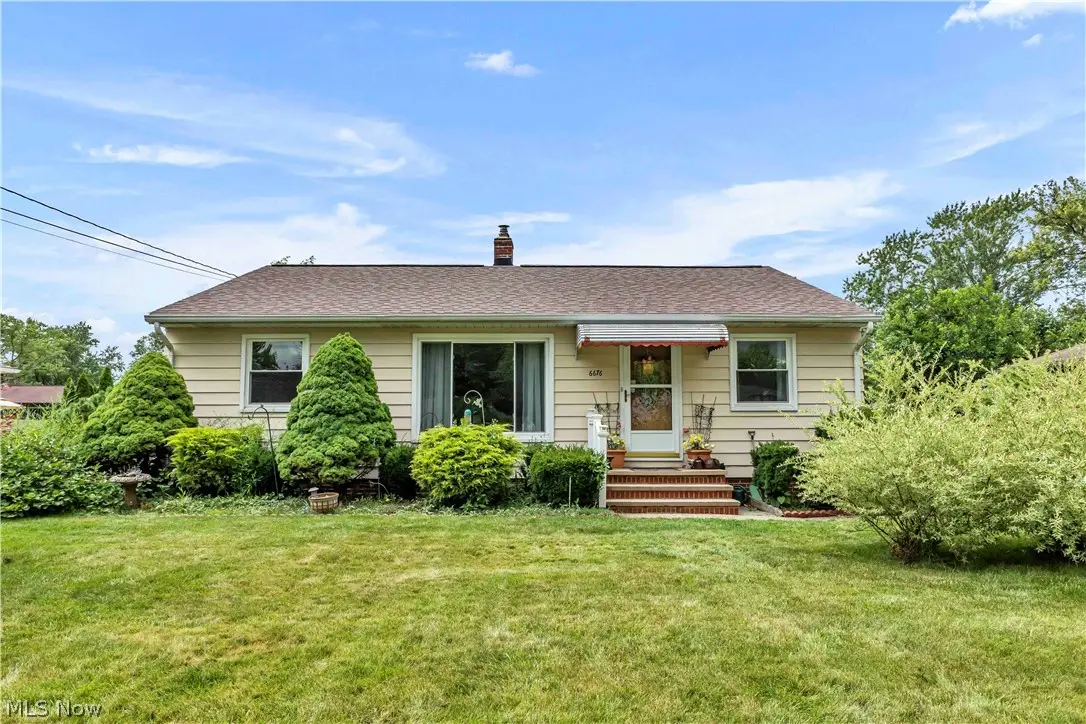6676 Mackenzie, North Olmsted, OH 44070 - #1