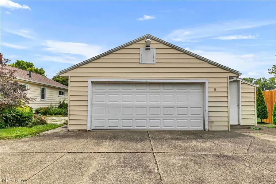 6676 Mackenzie, North Olmsted, OH 44070 - #3