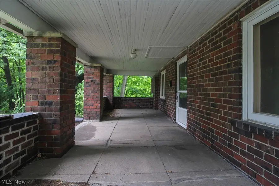 1719 Ohio Avenue, Youngstown, OH 44504 - #2