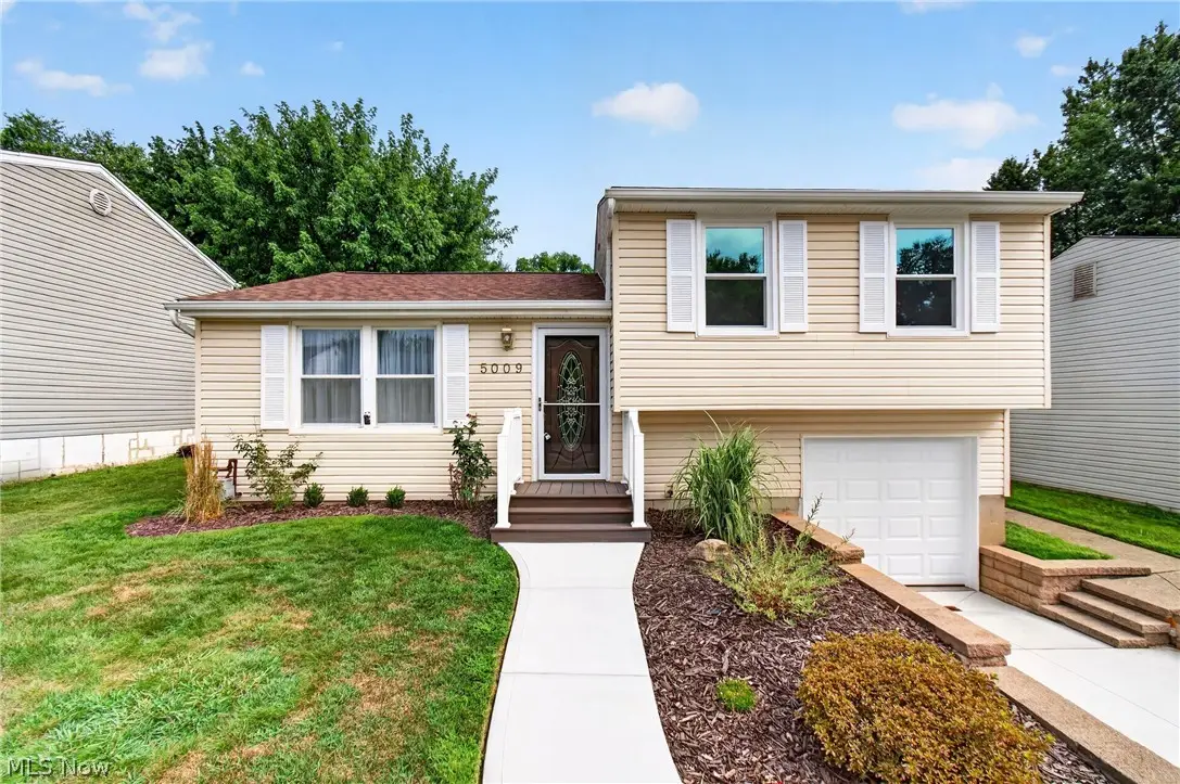 5009 Piccadilly Sw Street, Canton, OH 44706 - #1
