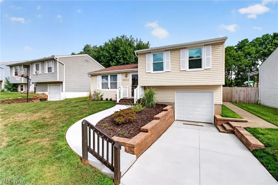 5009 Piccadilly Sw Street, Canton, OH 44706 - #2