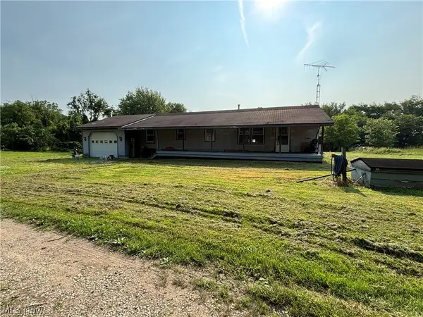 8064 Pinoak Sw Drive, Carrollton, OH 44615