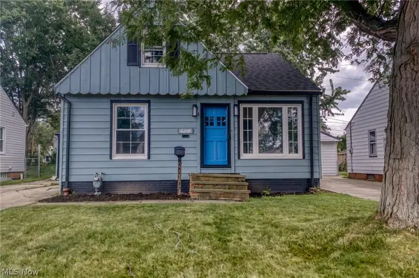 8219 Wainstead Drive, Parma, OH 44129