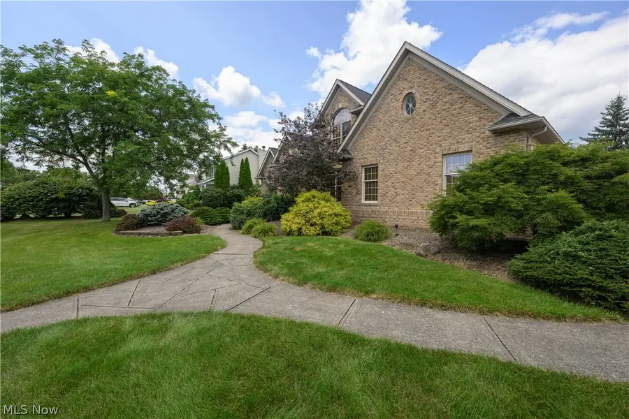827 Mesa Verde Drive, Barberton, OH 44203 - #2