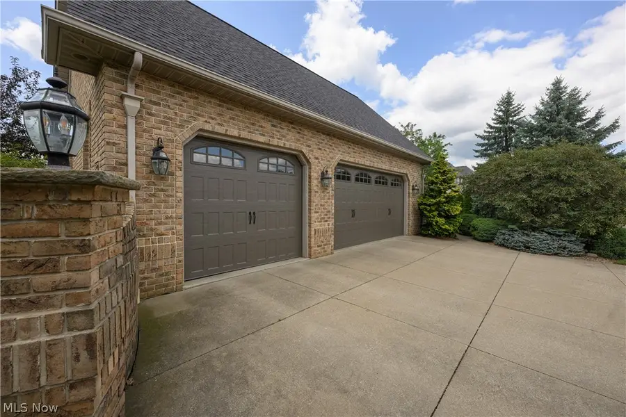827 Mesa Verde Drive, Barberton, OH 44203 - #3